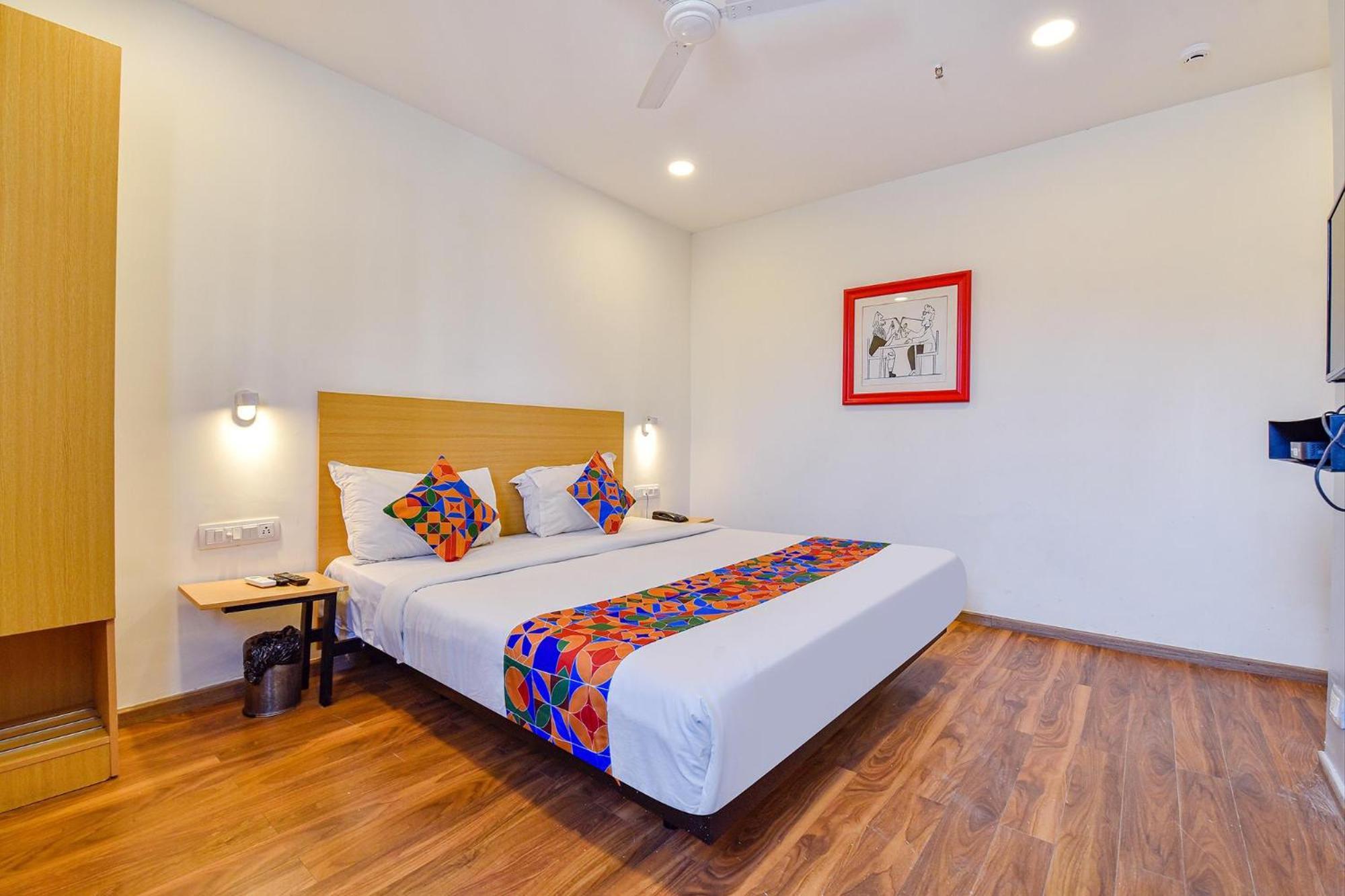 Fabhotel Ny Townhouse Ahmedabad Exterior foto